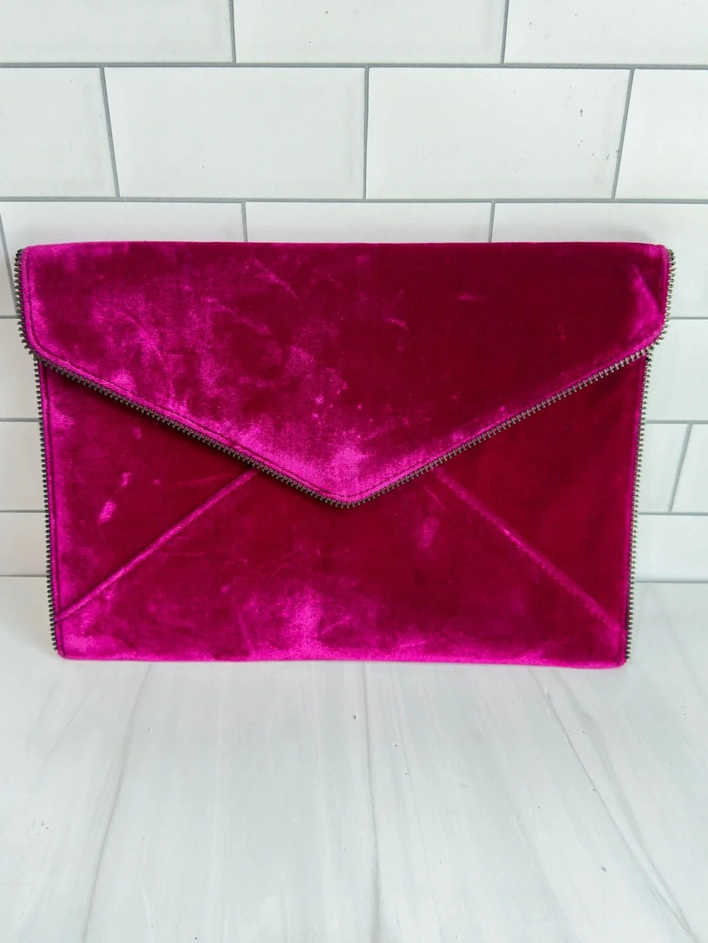 REBECCA MINKOFF LEO CLUTCH FUSCHIA TRENDY COCKTAIL FORMAL CHIC HOT PINK